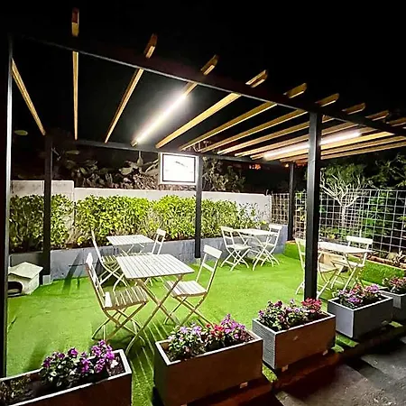 Cassandra Hotel *
